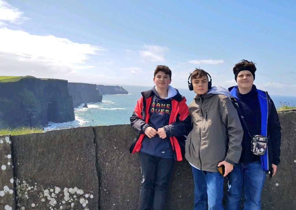 ThomondCommColl's tweet photo. Our fabulous international students got an enjoyable day out at Lahinch &amp; The Cliffs of Moher lately! Big thanks to the teachers who brought them! #studentlife #studentdayout #GoTCC 😁🍦🌤 https://t.co/Zdje21Xkjr