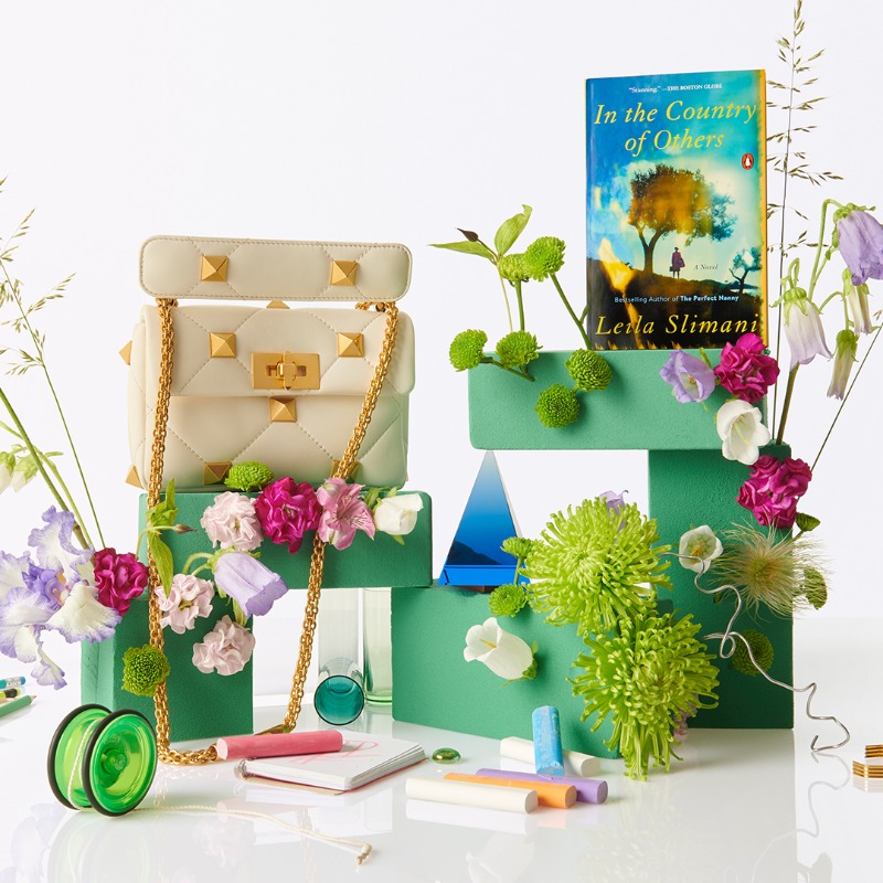 MaisonValentino's tweet photo. "There was a sort of strange disconnect between her thoughts and her feelings, like a melody no longer anchored to its rhythm, and this perturbed her."
In the Country of Others
#LeilaSlimani
#BooksInABag