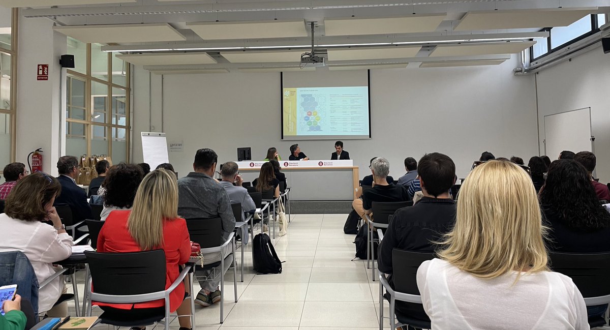 paistransversal's tweet photo. La #XAUL es una parte del #ProjecteTransformador de la @diba que sirve de apoyo y dinamización para la elaboración de las #AgendasUrbanasLocales a partir de un intercambio tranversal de aprendizajes, conocimientos y experiencias.
#AgendaUrbana #AgendaUrbanaCat #AUE #AUL https://t.co/vClgcKol8w
