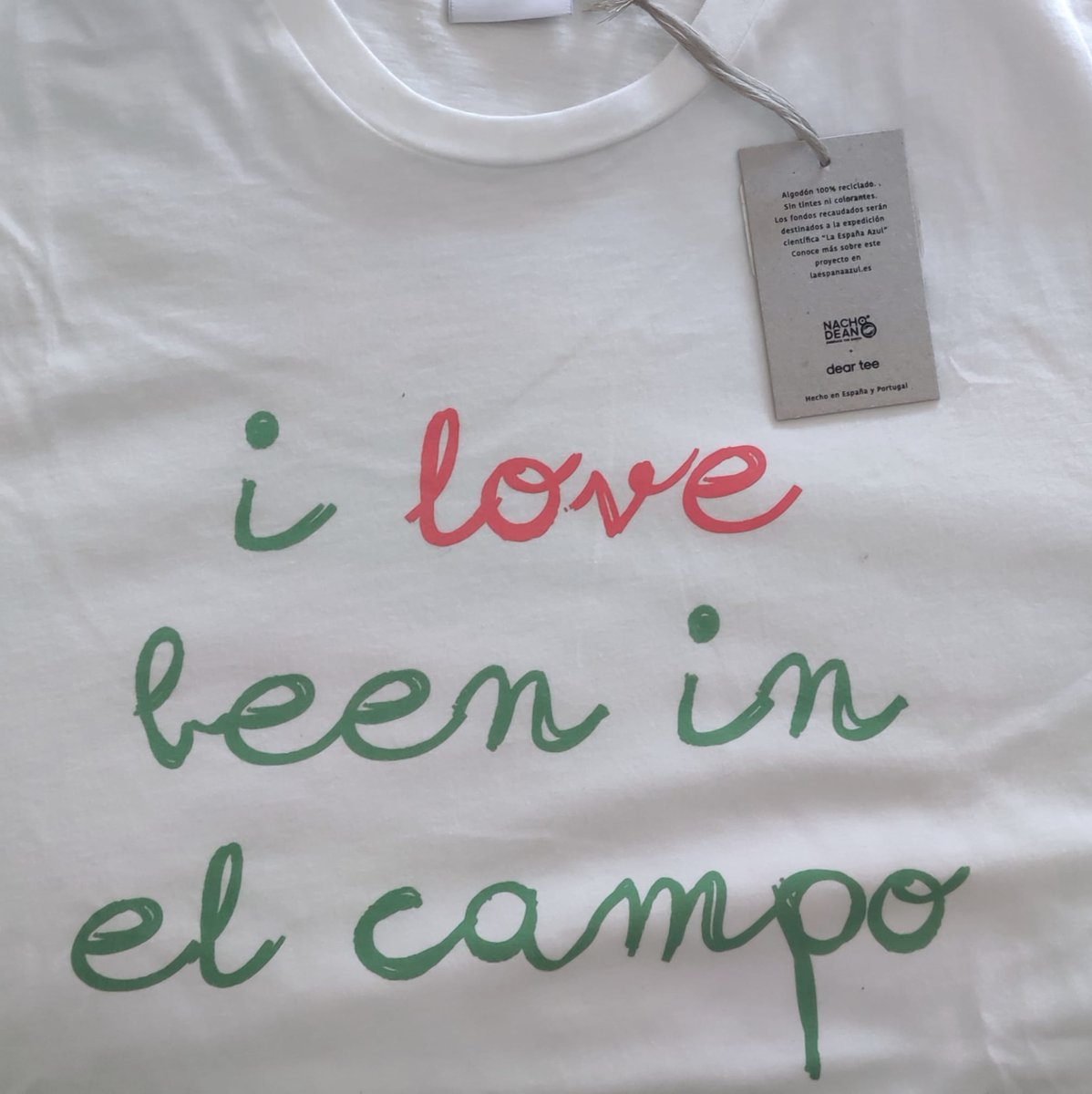 nacho_dean's tweet photo. Todas las camisetas y sudaderas tienen algodón reciclado 100% y las puedes adquirir en su web: https://t.co/mhsemTc3dW

Las ventas irán destinadas a #LaEspañaAzul, mi nueva aventura en la que navegaré a vela alrededor de España. ¡Muchas gracias, seguimos! 💪 #NachoDean https://t.co/Q0itLisz1z