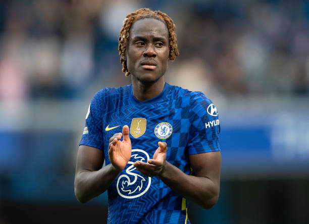 CFCChronicle's tweet image. Best haircut of the season:

 - Silva and Jorginho go Gazza x2

- Mount lets go of the locks

- Chalobah's dreads

- Alonso's awesome head of hair

#CFC