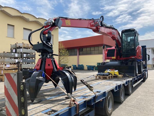 Solmec_spa's tweet photo. #solmec EXP5015 in partenza per l’Argentina!
#materialhandling #work #recycling #caricatori https://t.co/bYX7Spk2u3