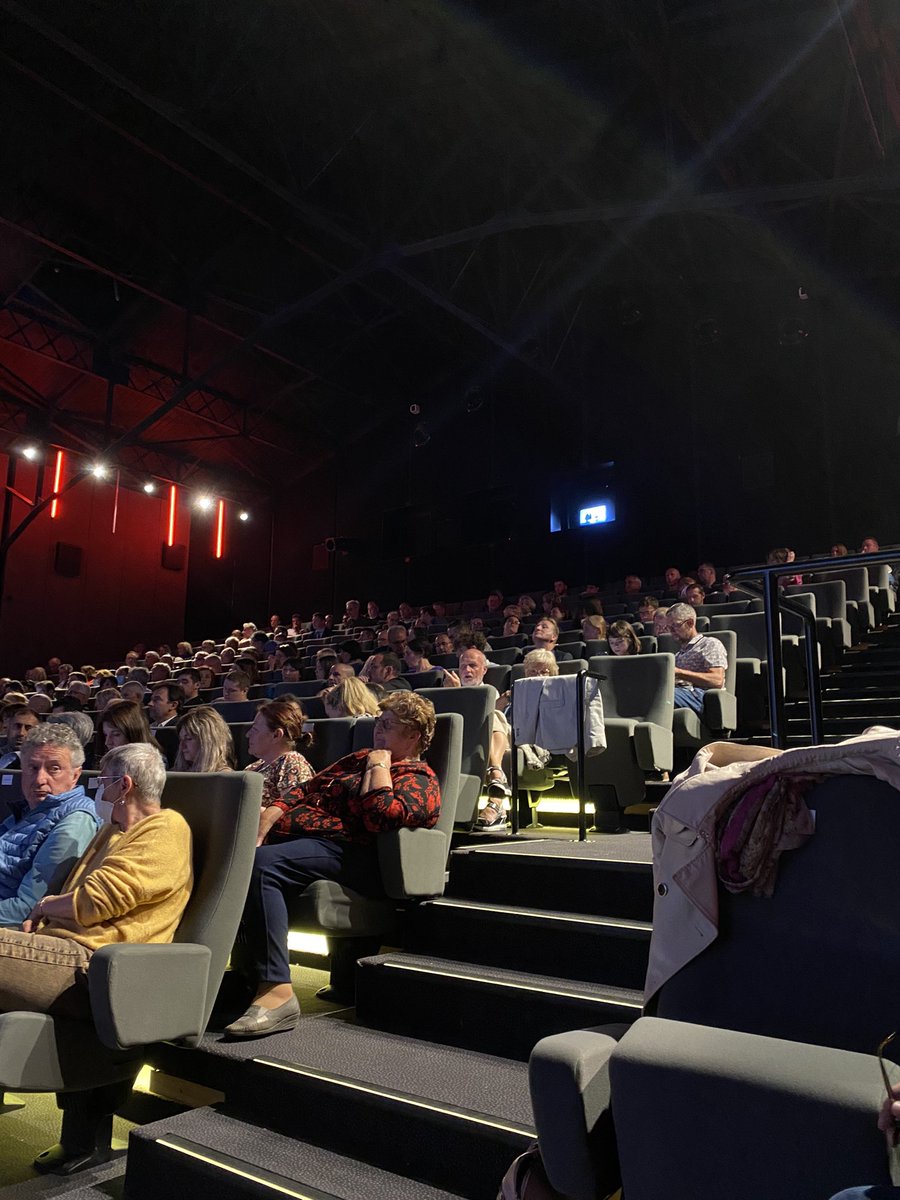 jeunesmacron52's tweet photo. Merci de la venue d’@EPhilippe_LH pour soutenir nos deux candidates de haute Marne @b_abba et @DeborahDaval 💪🇫🇷

Rdv le 12 Juin pour défendre les intérêts de la haute Marne à l’assemblée 🇫🇷🇫🇷🇫🇷

#Election2022 #legislatives2022 #EdouardPhilippe #HauteMarne https://t.co/thjY8FT8S0