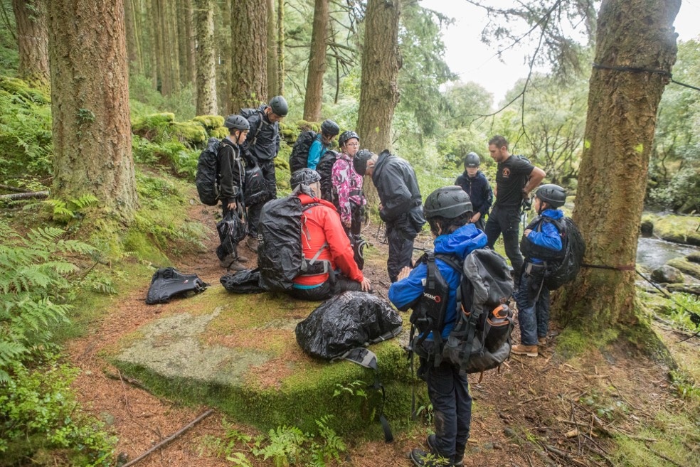 BGSurvival's tweet photo. Surviving the wet and rainy forests π§π²β
β
We don't mind, as long as we're outside.β
β
#BearGryllsSurvivalAcademy #BearGrylls #BGSACourses #FamilyAdventures #ThrowbackThursday #Forest #RainyDays #Survival #Adventure #GetOutdoors #TBT https://t.co/rN8WP66NbD
