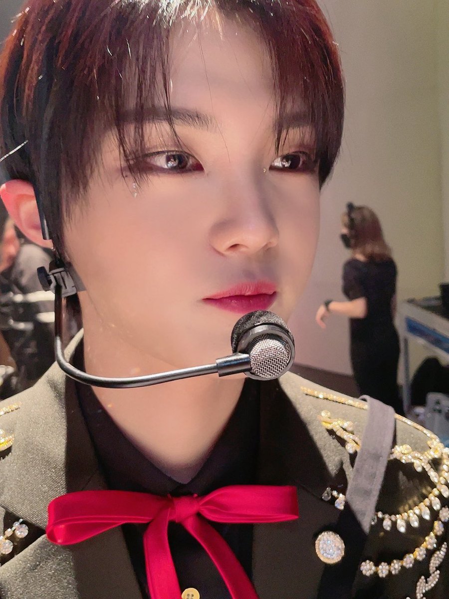 paygahexol's tweet photo. 🗡🛡King of the cloud realm🛡🗡
If you want to harm our king, we and the clouds and karma will take revenge⚔
#GFent
@KINGDOM_GFent
#OpenTheGateForCHIWOO 🛡⚔ https://t.co/L2H2tAdu9l
