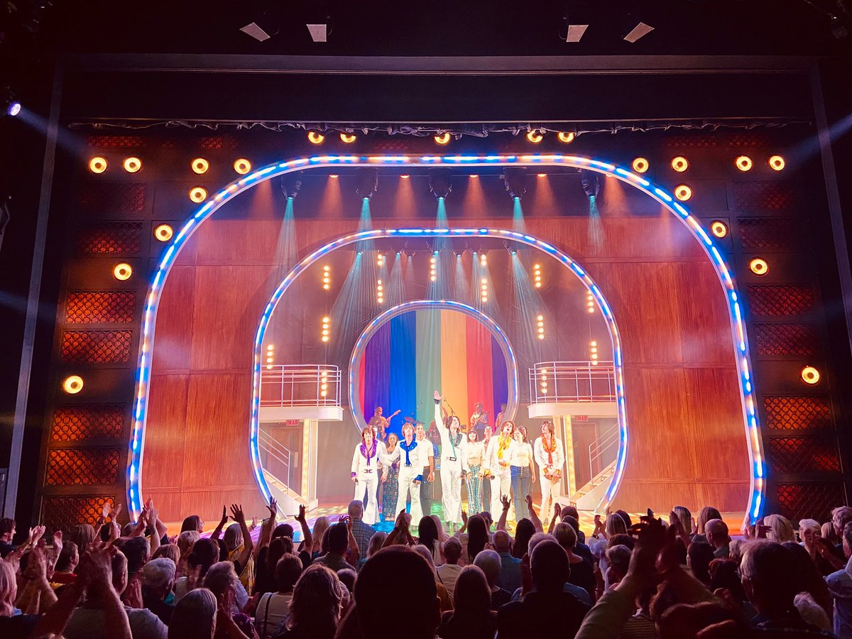 This view never gets old 🎉

Congratulations to our company for taking the U.K. by storm! We have a few weeks of rest before  returning to partying across the country in some of the BIGGEST cities and most beautiful theatres.

🎟&amp;📆theosmondsmusical.co.uk