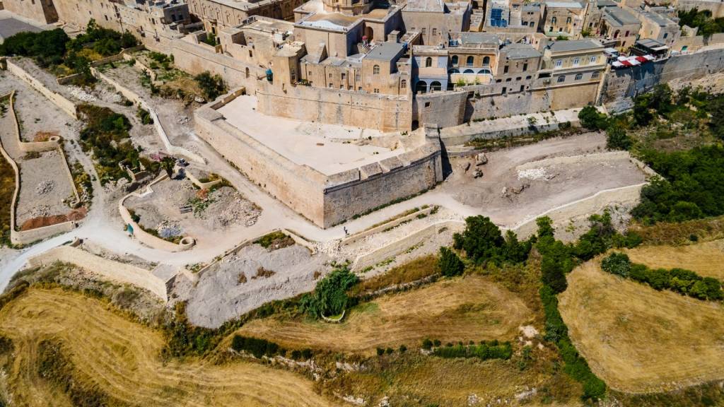 Newsbook_com_mt's tweet photo. New update: PA orders stop to illegal works beneath the Mdina Cathedral
Read more: https://t.co/1pQ5sYuQ0X
#Mdina #Malta #Maltese #developmentpermit #illegally #illegalities #newsbookmalta https://t.co/zkW64oU2ln
