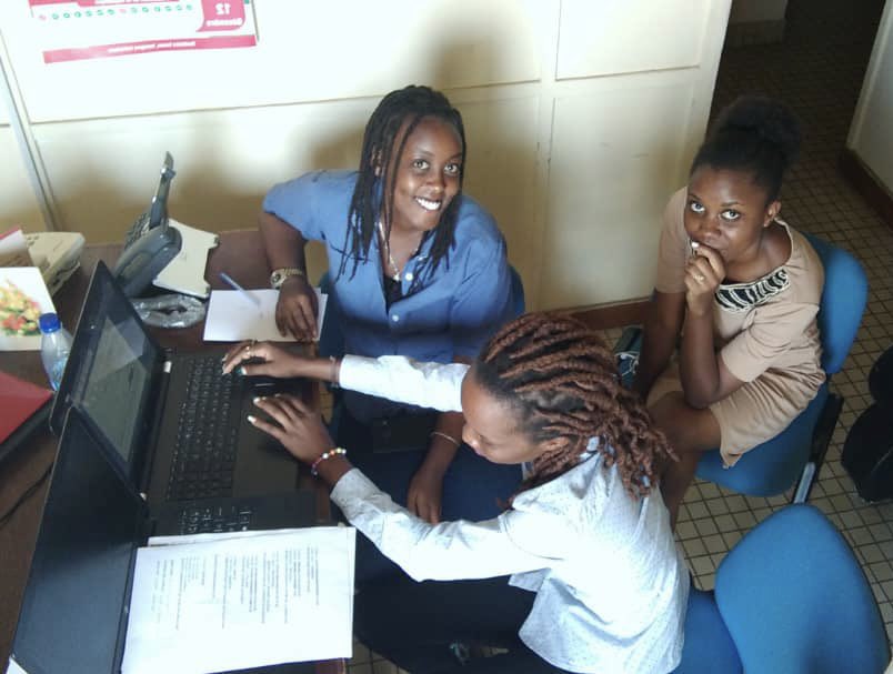 lolygaitan's tweet photo. Next stop ✈️ 

Our empowered young women from Burundi 🇧🇮 getting ready for the #GenerationConnect Global Youth Summit in Kigali 🇷🇼 to:

🤝 Network with +500 participants 
✍️ Learn from +36 interactive and inspiring sessions
👍 Engage with +23 big players of the digital ecosystem https://t.co/oTyUZ21NGO