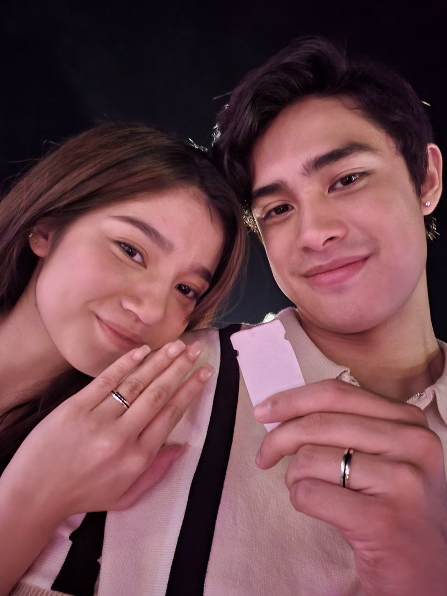 catsiroll's tweet photo. Ang title ng episode na ito ay MAY PAPEL https://t.co/WhdScTeOTp