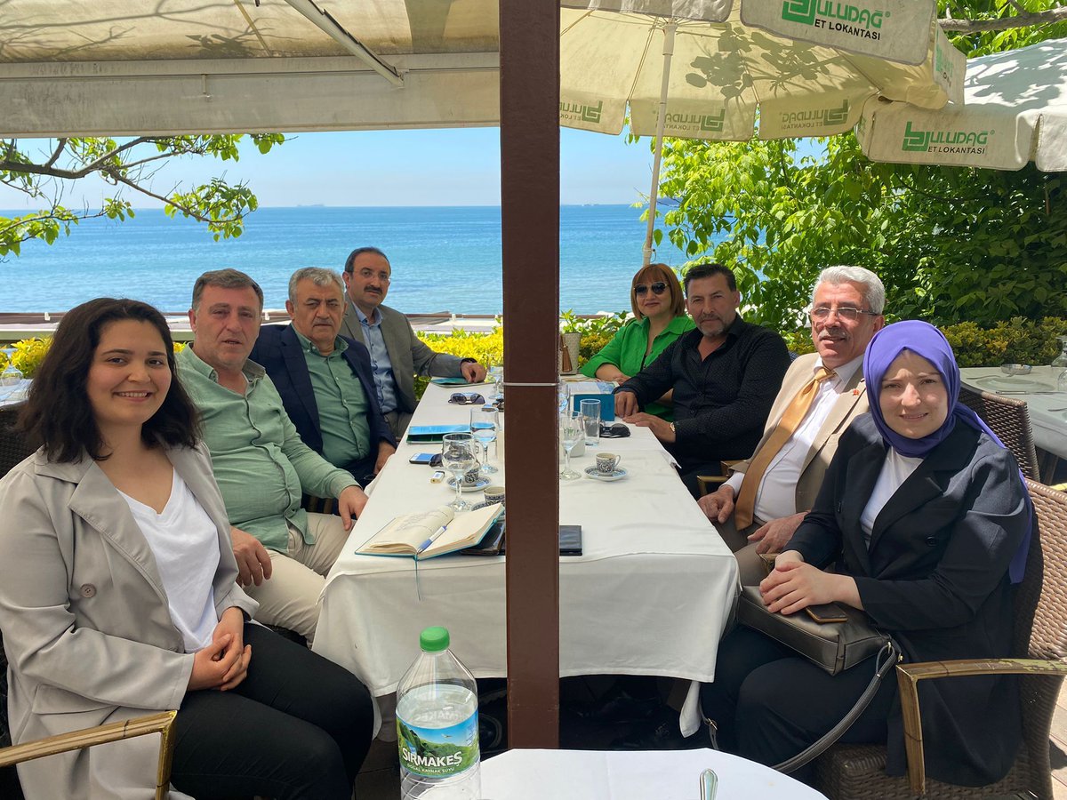 Uluscevre's tweet photo. Genel Müdürümüz Sayın Rahşan BUKNİ ULUS'un da yönetim kurulu üyesi olduğu İGEDDER Derneğinin, yönetim kurulu toplantısı, kahvaltı eşliğinde gerçekleştirildi. Yeni ve heyecan verici projelerin hayata geçirilmesi için kararlar alındı.
#mühendislik #uluskkdik #uluscevre #ulustmgd https://t.co/vVgpmiI2Uu
