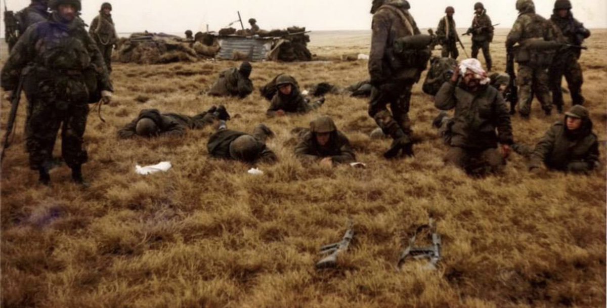 CheckCanopy's tweet photo. ON THIS DAY: 26 May 1982 — 2 Para 🟦 leaves Sussex Mountain for advance on Goose Green. @2PARA_HQ @Para_Training @TheParachuteReg #Falklands40 #40thanniversary #2Para #GooseGreen #FalklandIslands @FalklandsinUK #SAM82 https://t.co/Wm6LMopXol