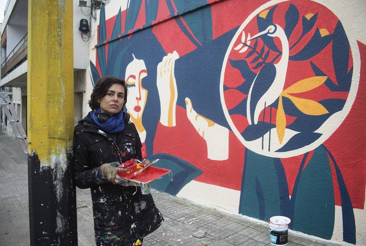 7Hcoop's tweet photo. ⭐️ #Ceciro ⭐️ no #DelasFest 22. Cecilia Rodríguez Oddone (1982), coñecida artisticamente como Ceciro, é unha creadora visual uruguaia licenciada en deseño gráfico e dedicada á #pinturamural, tanto de forma individual como colectiva, desde o ano 2013. 👇🏾 https://t.co/U4SrF78qtI