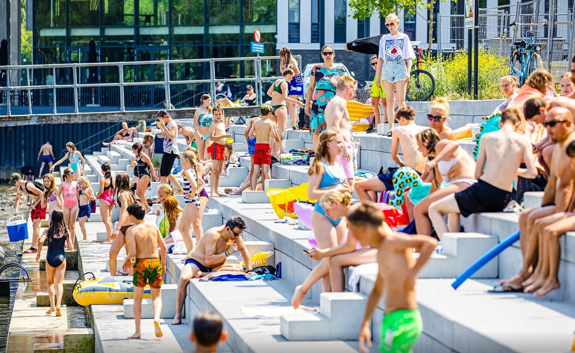 Praat mee over de toekomst van #WantijWest, het waterrijke gebied tussen Prins Hendrikbrug en Prins Clausbrug. Hier zijn volop kansen voor wonen, werken, natuur en recreatie. Doe mee aan de Brede Omgevingsdialoog op 30 mei. 
👉Aanmelden: dordrecht.nl/wantijwest