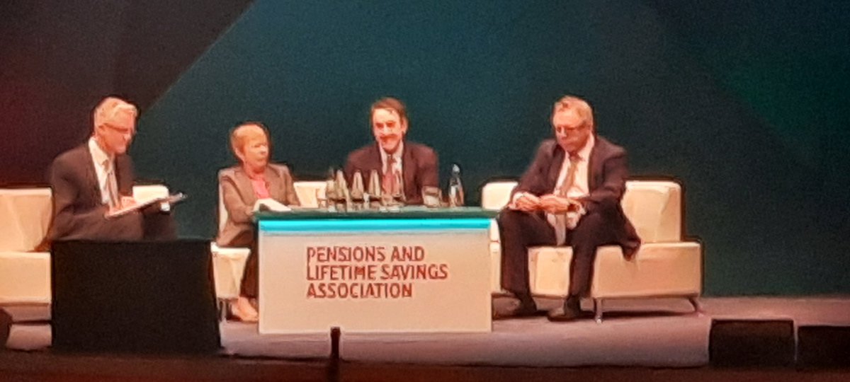 Our Nigel Peaple chairing a great session w/ economists looking at intersection on inflation, socio-econ issues & labour market. Fascinsting discussion on potential drivers of productivity in UK. What is it going to take to get growth? #PLSAinvest22 @ThePLSA @NIESRorg @Schroders