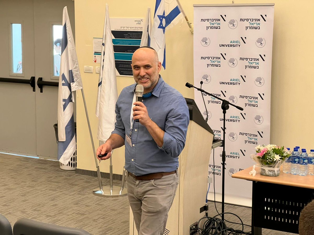 NokedLab's tweet photo. @MalachiNoked is an invited lecture for @electro_israel #ISEL2022 conference.
He is presenting the work we do to suppress electrode degradation by using surface modification with ALD. https://t.co/JIJUuLgbDG