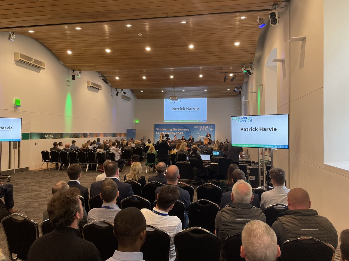 Fantastic to hear from <a href="/patrickharvie/">patrickharvie</a> on the retrofit challenges we face and how we can work together. #SXL_EEC and great questions from on audience 💪🏼🌍