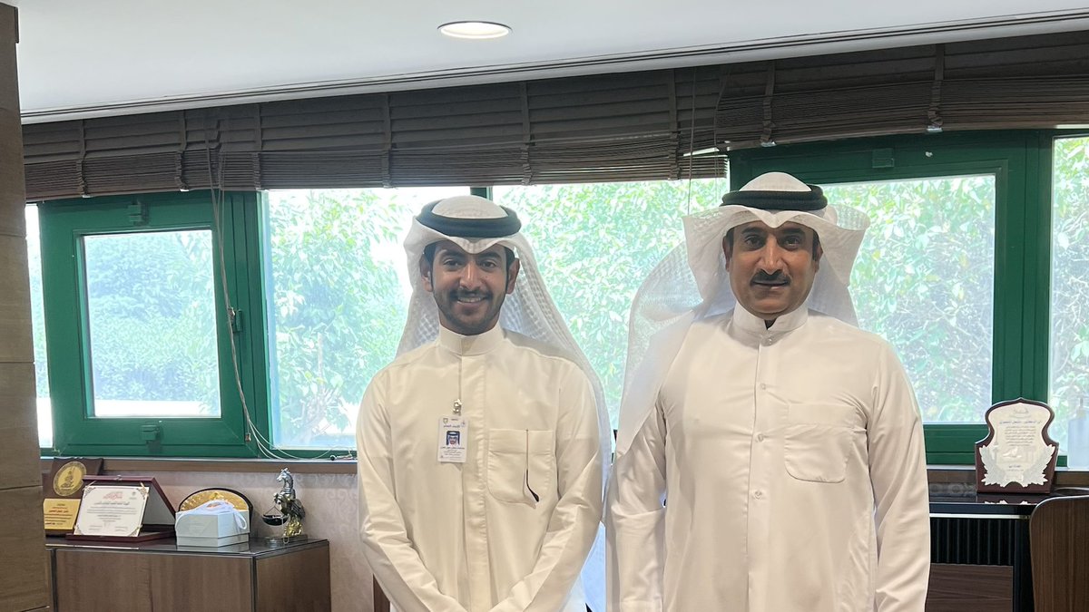 as94xi's tweet photo. نشكر أساتذتنا الأفاضل :
عميد القبول والتسجيل د. مشعل المنصوري وعميد شئون الطلبة د.عبدالكريم العريعر ومساعد عميد شئون الطلبة د.سلمان حاجي

على تعاونهم ، لحل كل المشاكل العالقة، ونؤكد أن المنطلق الأساسي لنا جميعًا مصلحة الطلبة والحفاظ على حقوقهم 
@almansourim 
@SalmanHajji
#paaet https://t.co/WSaKl2IIg6