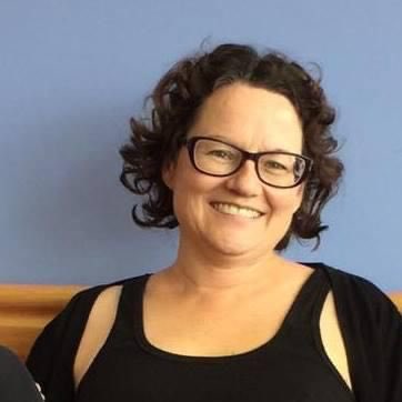 Vale Mrs Ronelle Knowles. Our beloved HSIE teacher forced to retire &amp; fight cancer. Last night she passed in her sleep, at home &amp; surrounded by her family. 45 years young, loved &amp; missed by husband John &amp; young kids Lily, Lulu, Charlie &amp; Felix. Amazing teacher, touched 1000s💔