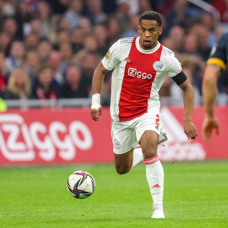 SkySportsPL's tweet photo. #MUFC on the brink of signing £30m Ajax defender Jurrien Timber with Erik ten Hag set to raid old club 👀📰