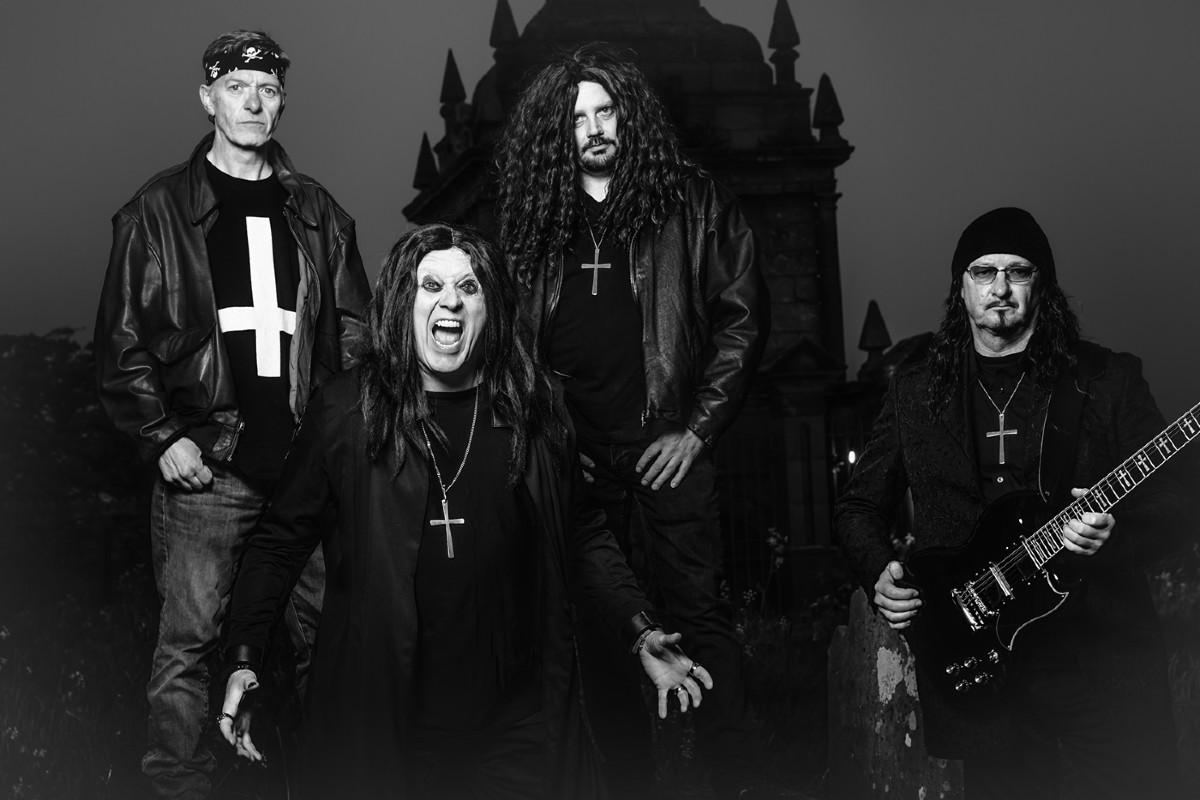 DiscoverCarlisl's tweet photo. There will be two monster #bands in one night at the @ofsCarlisle on Saturday 25 June. As close to the real thing as you can get, @Blakk_Sabbath (#tribute to @BlackSabbath) and UK/DC (tribute to @acdc) will blow you away - https://t.co/WtUseItQVB

#Carlisle #Cumbria #LiveMusic https://t.co/Ei1Vs6gdyn