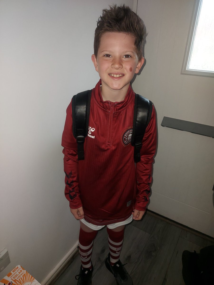 Hellenjjc's tweet photo. May birthday own clothes day and he's chosen his jewellery @WiganWarriorsRL kit for #CherryAndWhiteWeek looking forward to going to tottenham on Saturday @St_Wilfrids_CE https://t.co/49a5W887eh