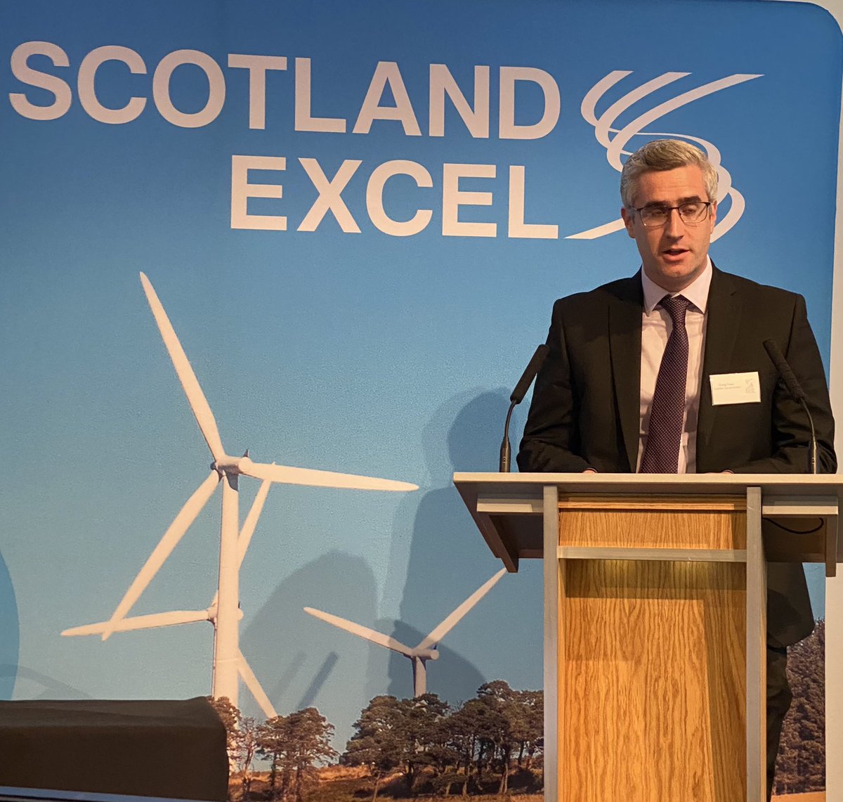 Craig Frew at SXL net zero conference #SXL_EEC emphasising the challenges facing construction supply chain. Significant workforce requirements.
