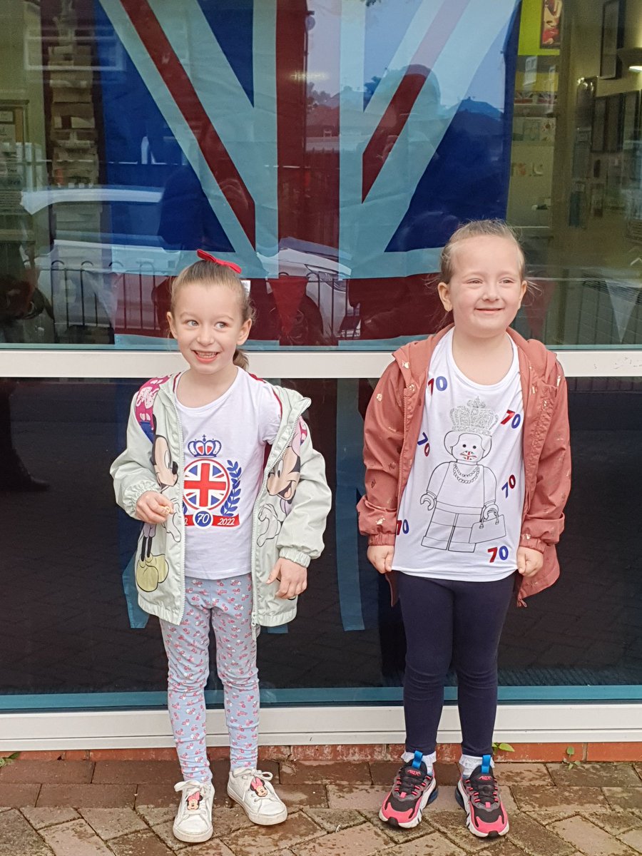 HannahGarvinn's tweet photo. @MayfieldOldham @xxr3b3ccaxx Esme and Scarlett was so excited this morning when they spotted the bunting and flags decorated around the school https://t.co/xhsQ0hbZbo