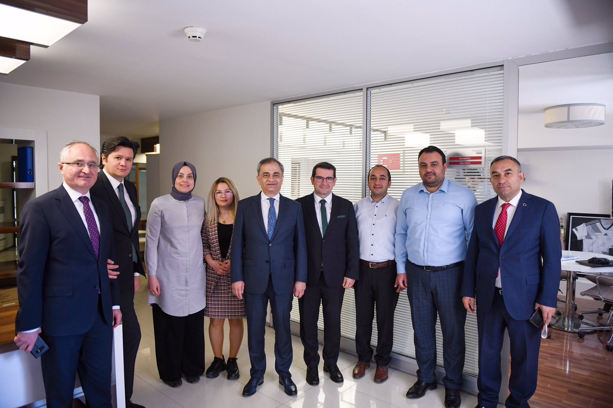 hayribaracli's tweet photo. Yeni bir görevimiz olan Türkiye Belediyeler Birliği Genel Sekreterliğini, yerel yönetimlerdeki tecrübelerimizle sürdürmeye gayret edeceğiz. 

Cumhurbaşkanımız Sayın Recep Tayyip Erdoğan’ın liderliğinde, Güçlü Türkiye için tüm gücümüzle çalışacağız. 

Allah yardımcımız olsun. https://t.co/QvFugJFuzJ
