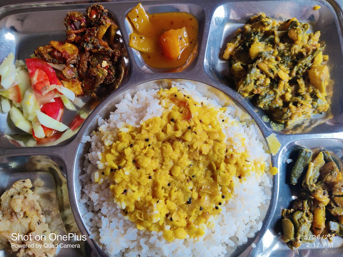 Debasish_John's tweet photo. ସରକାରୀ କ୍ୟାଣ୍ଟିନ ମଧ୍ୟାହ୍ନ ଭୋଜନ!
#OSHB https://t.co/TfbF1dQEpJ