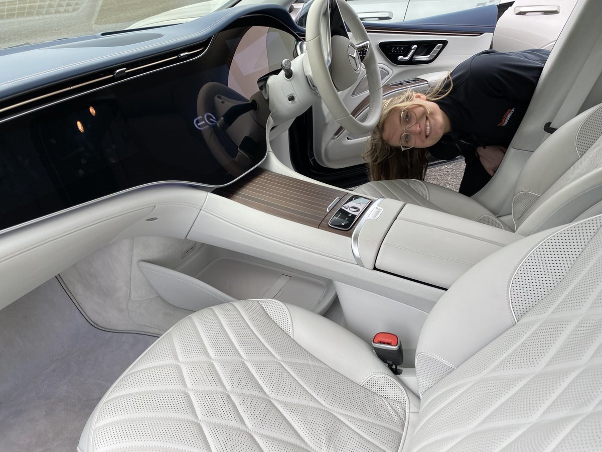 Cesca96's tweet photo. Playing peek-a-boo in the Mercedes EQS yesterday. 

Def going on my Amazon wish list… https://t.co/CBsxkHTzy1