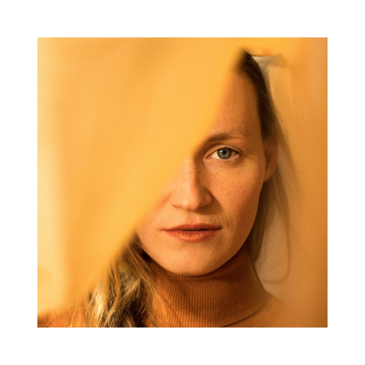nyfa_music's tweet photo. Tomorrow is the day 🥳
You will finally be able to stream my new song called Keep it Rolling. Actually it is out tonight at one minute after midnight, for those who are very curious 😉🤭
I won‘t be able to sleep this night I guess 😅
📷 Josephine Weber https://t.co/thZZjR4sa4