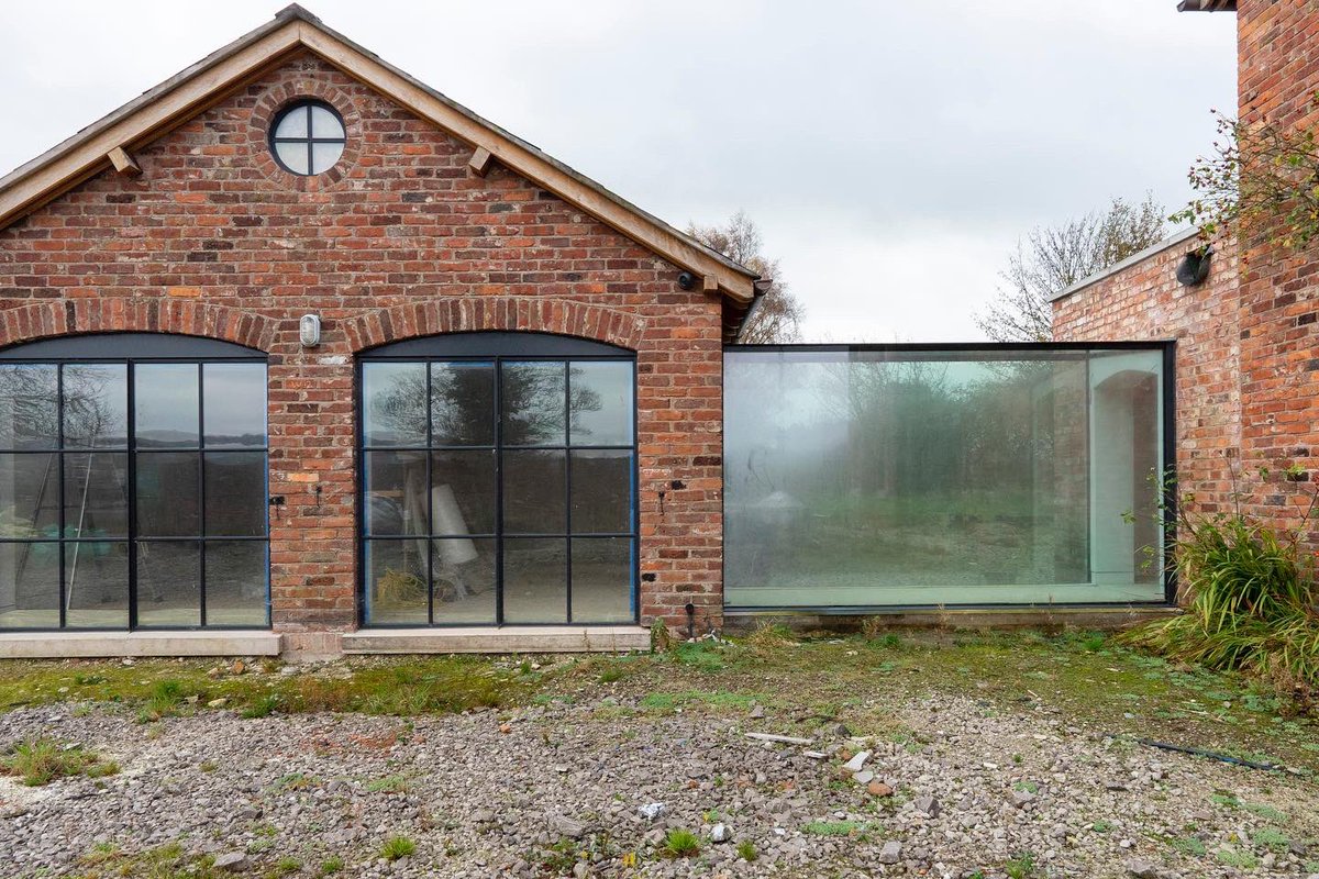 JohnKnightGlass's tweet photo. Structural glass certainly brings the WOW factor to your home renovation or new build. Look at our website for inspiration on glass corners, glass tunnels or our newest exciting window, the Oriel Window!
#structuralglass #glassboxes #johnknightglass
https://t.co/JuLYvrNdO0 https://t.co/QcPJx5uVyo