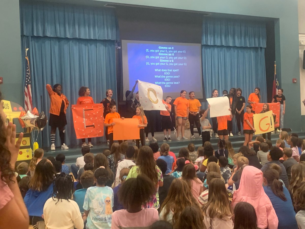 Meadow View Elem.🚌 tweet media