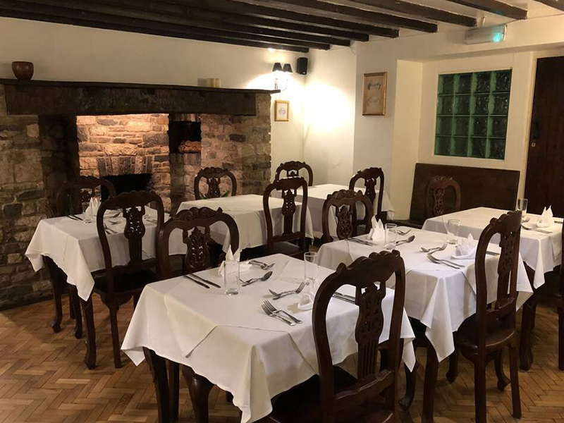 HomeFarmHotel's tweet photo. DID YOU KNOW?... The furniture in our award winning restaurant is all hand carved and shipped from Chang Mai, Thailand. It fits beautifully within the character of the hotel adding that extra authenticity to our Thai menu (not that it needs it!). 
#AuthenticThai #DevonRestaurant https://t.co/0NlumxpCgY