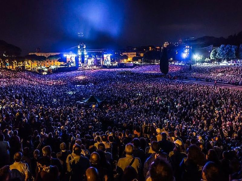 rinzeanne's tweet photo. Tickets Rome in the pocket 
21-05-2023 sta ik samen met m'n vrouw, beide ouders én zus + zwager op Circus Maximus!

#springsteen #CircusMaximus https://t.co/OOXigincw5