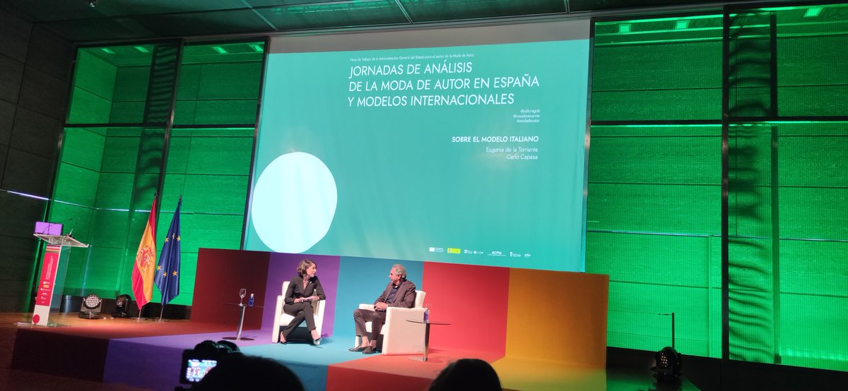 antodicampo's tweet photo. Escuchamos a Carlo Capasa de la @cameramoda, que nos habla sobre el modelo de moda italiano. En la Jornada de Análisis de la Moda de Autor en España y Modelos Internacionales.

#modadeautor 
#spanishfashion 
#Moda https://t.co/oVozlNWH6e