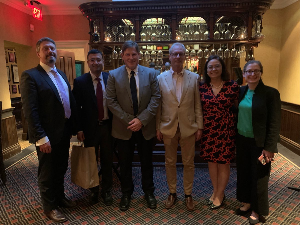 Wonderful evening with Professor Ikonomidis visiting for Zollinger Research Day <a href="/OhioStateSurg/">Ohio State Wexner Medical Center Surgery Dept.</a> Thanks to Dr Bumgardner for all her years of hard work making OSU one of the best places to train general surgery residents and Mark Arnold the best PD! <a href="/timpawlik/">Timothy M. Pawlik</a> <a href="/NahushMokadam/">Nahush Mokadam</a>