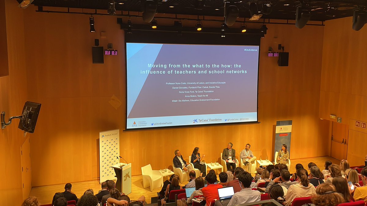 laiaoto's tweet photo. Seguim parlant de l’ús de l’evidencia des-de la visió d’universitats, escola i organitzacions que treballen en educació @TeachForAll @nunocrato @EduCaixa_CAT @EducEndowFoundn @EscolaThauBCN #eduEvidence https://t.co/riHdmzUsFE