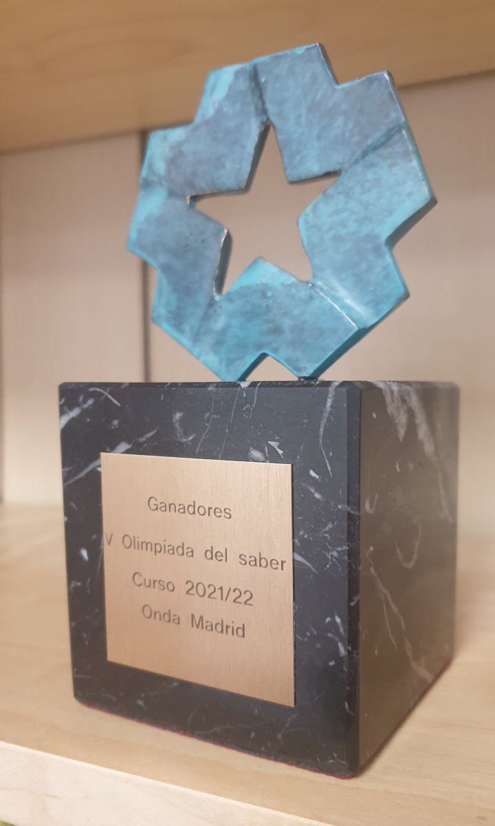 iesblasdeotero's tweet photo. Campeones Olímpicos
¡Enhorabuena! Alonso Bastida, Eduardo Ces, Raúl Gordo, Ariadna Luna y Ángel García, alumn@s de 1º de Bachillerato vencedores de la V edición de "La Olimpiada del Saber”, organizado por @ondamadrid y conducido por @nievesherrero_
Un orgullo para #iesblaseotero https://t.co/lEEfPODfDu