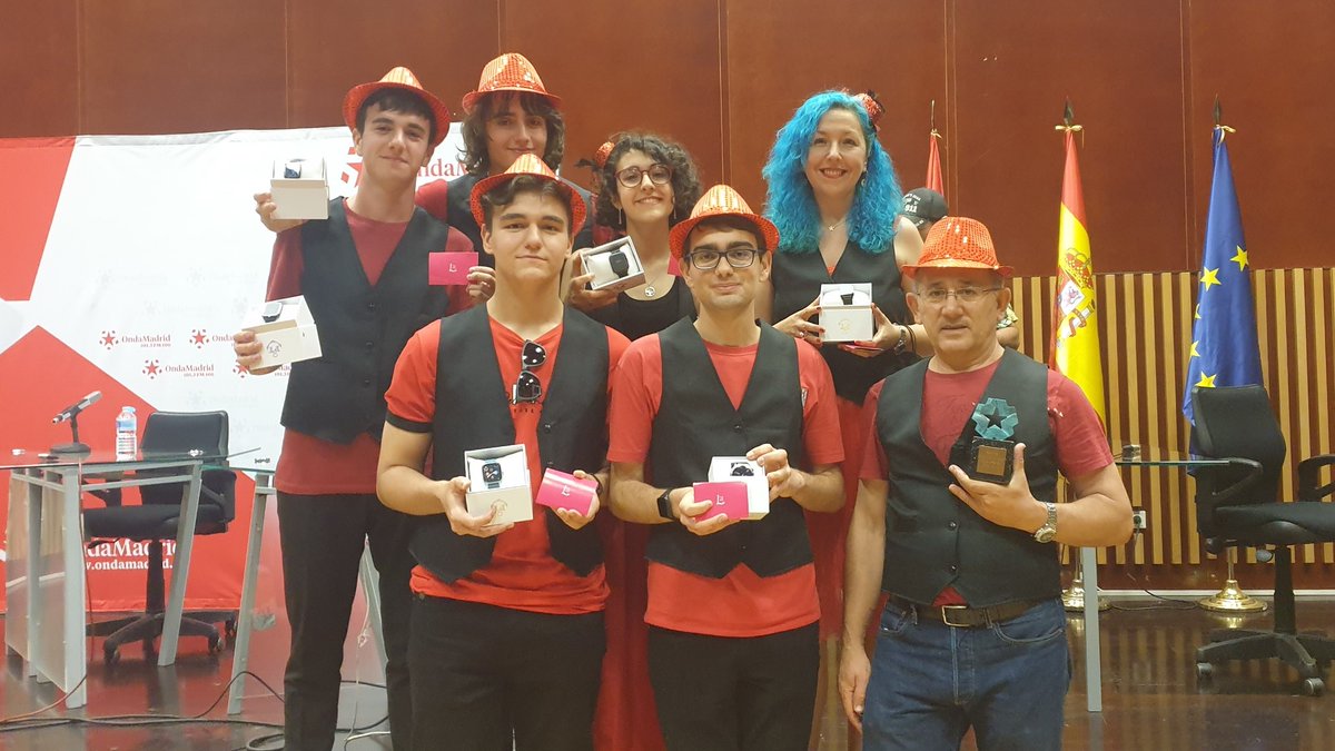 iesblasdeotero's tweet photo. Campeones Olímpicos
¡Enhorabuena! Alonso Bastida, Eduardo Ces, Raúl Gordo, Ariadna Luna y Ángel García, alumn@s de 1º de Bachillerato vencedores de la V edición de "La Olimpiada del Saber”, organizado por @ondamadrid y conducido por @nievesherrero_
Un orgullo para #iesblaseotero https://t.co/lEEfPODfDu