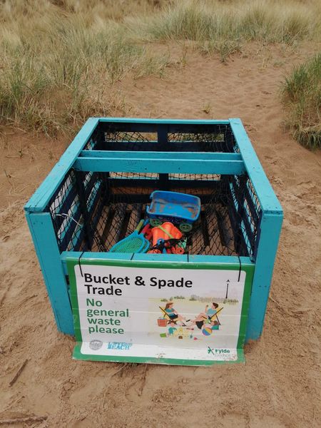 fyldecouncil's tweet photo. f you’re finished with your toys after visiting the beach, why not drop them in our bucket and spade trade for others to use? 🤝 

We’re doing all we can to reduce the amount of disposable plastics being left on our beaches! ♻️ https://t.co/u6ObIj8u3y