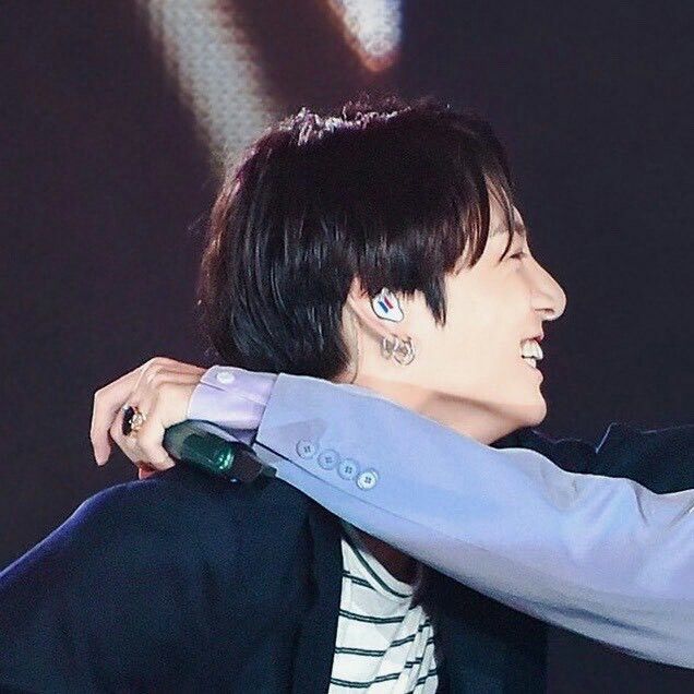 taebearattack's tweet photo. taekook • kookv au

;udah suka sama gue belom? https://t.co/nC7kQVp9GZ