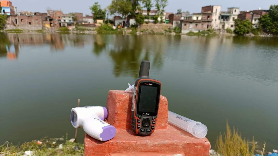 ChrisAndermann's tweet photo. Mission completed, #HelloMonsoon eastern surface water sampling transect. bijay was received withe cheers at @GeologyDeptPU. Thank you @atulpan96903520 !
@GFZ_Potsdam @basanta58_raj @paleohydrology https://t.co/TF9V6y0ZGt