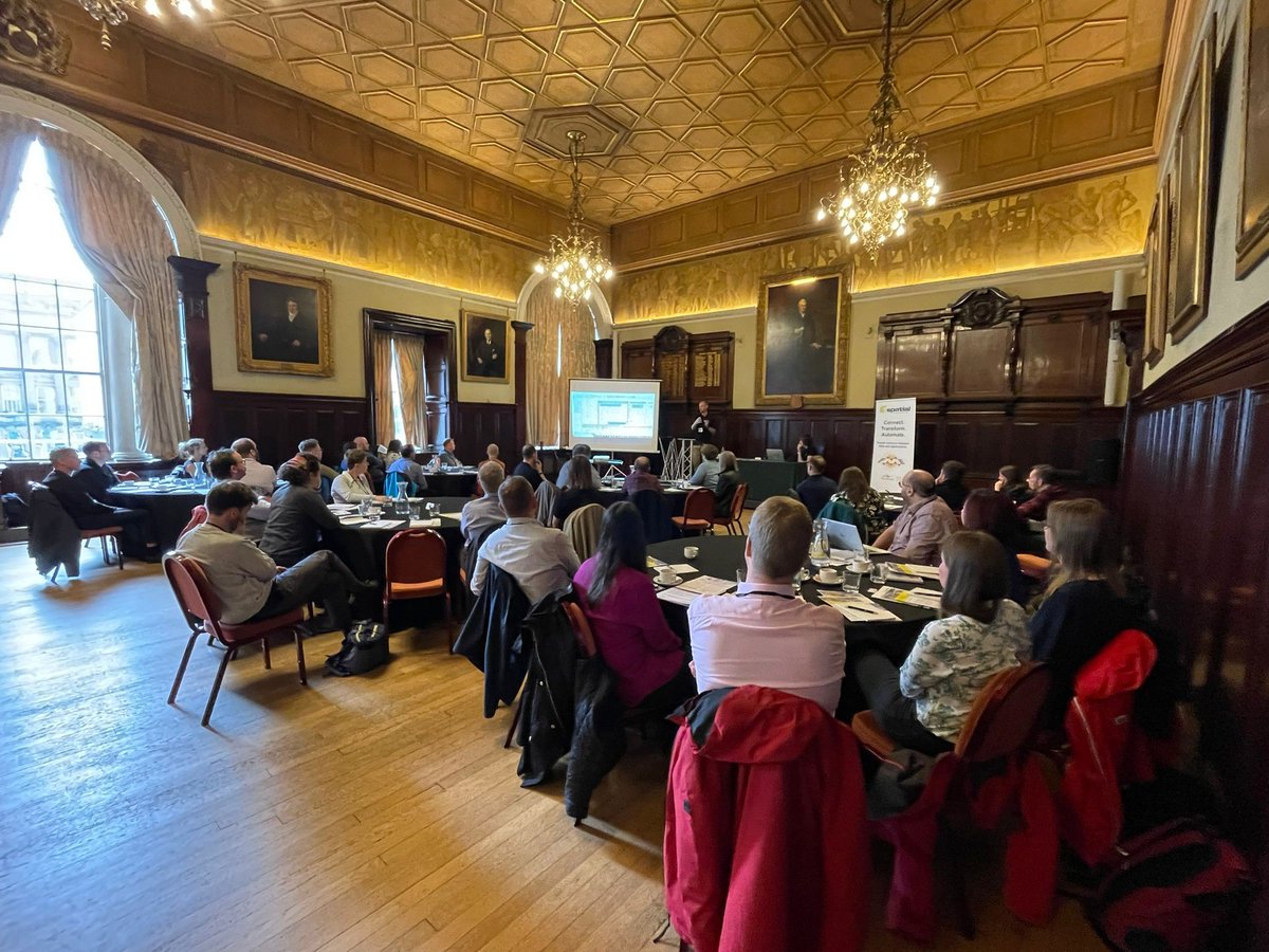 1Spatial tweet media