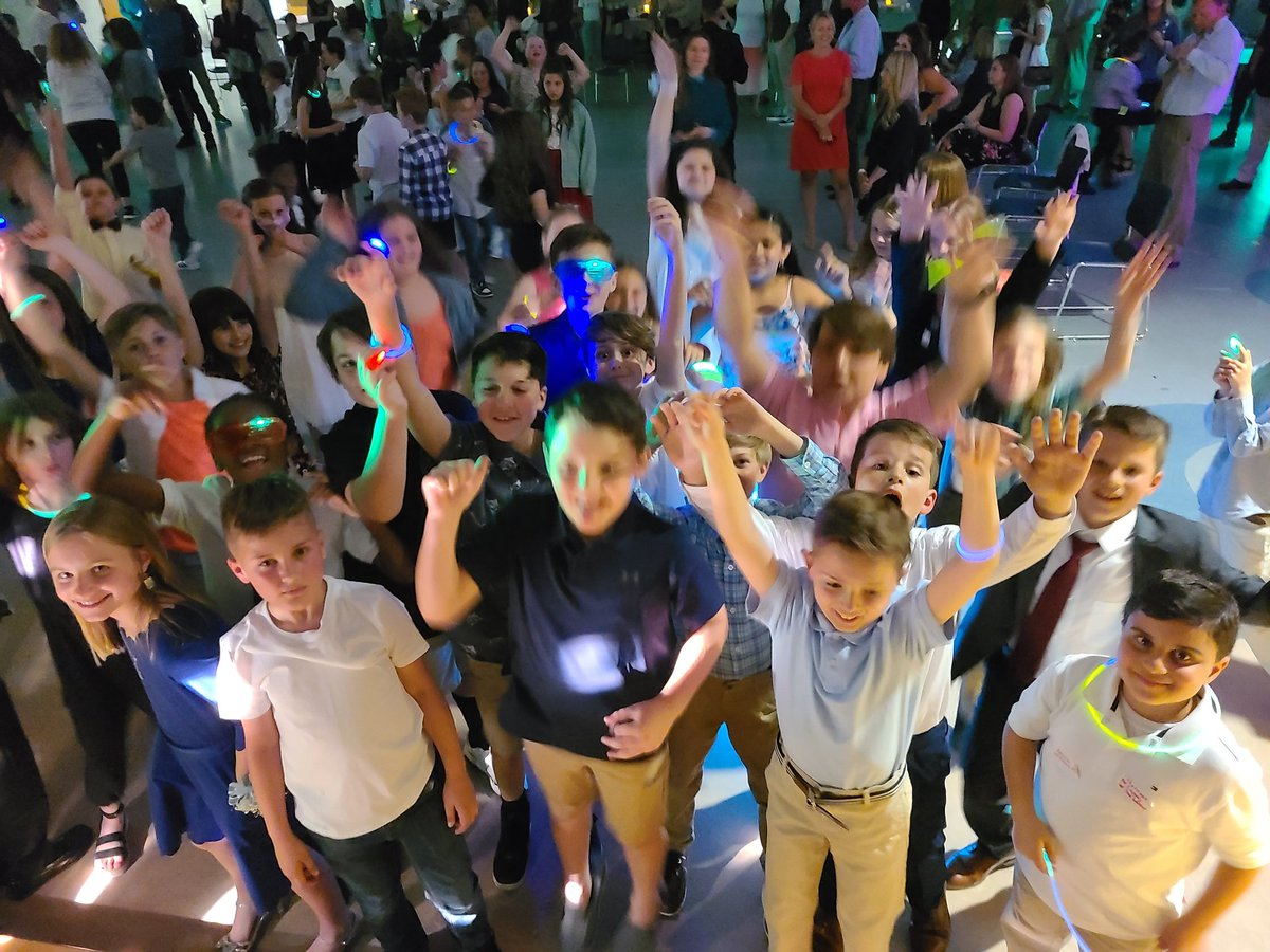 EMorichesES's tweet photo. Our 3rd and 4th graders having fun at a wonderful spring dance hosted by the PTO! @EastMorichesSD @EMorichesMS @eastmorichespto https://t.co/RnTSajsuIH