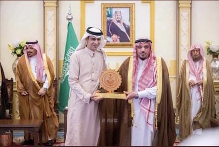 hist_kau's tweet photo. الزميل الدكتور خالد كُريري في مجلس الأمير فيصل بن مشعل أمير القصيم يلقي محاضرة عن "ثقافة الإختلاف" https://t.co/2g47i9nDhc
