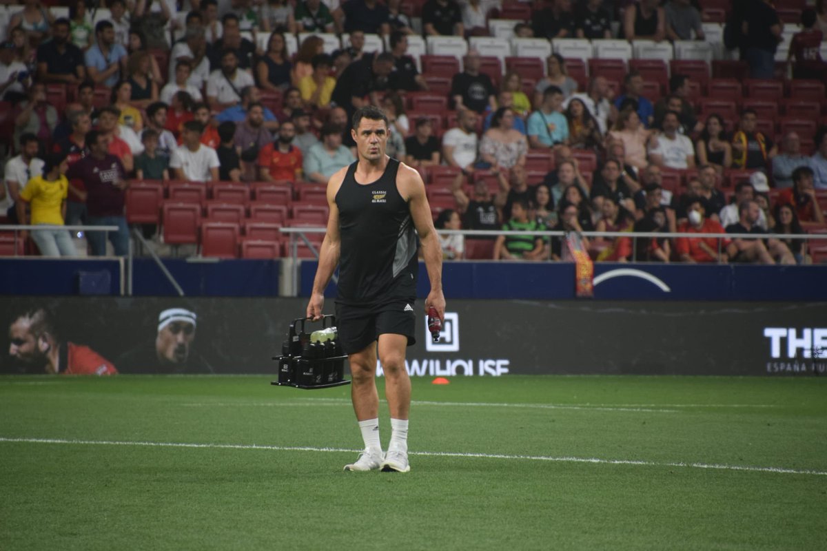 allandgo8's tweet image. Parece que nuestros CCs 👩‍💻👨‍💻 tienen muy claro cuál ha sido el evento de la semana y es el protagonista de sus 🇳🇿 FAVS DE LA SEMANA 🇳🇿

1️⃣ y 2️⃣ - @JIzquierdoLFCR 
3️⃣ y 4️⃣ - @PaulaHdeLucas

👇 ¿Qué os parecen?

#allandgo @house_kiwi #allandgospirit #favsdelasemana #duelodeCMs