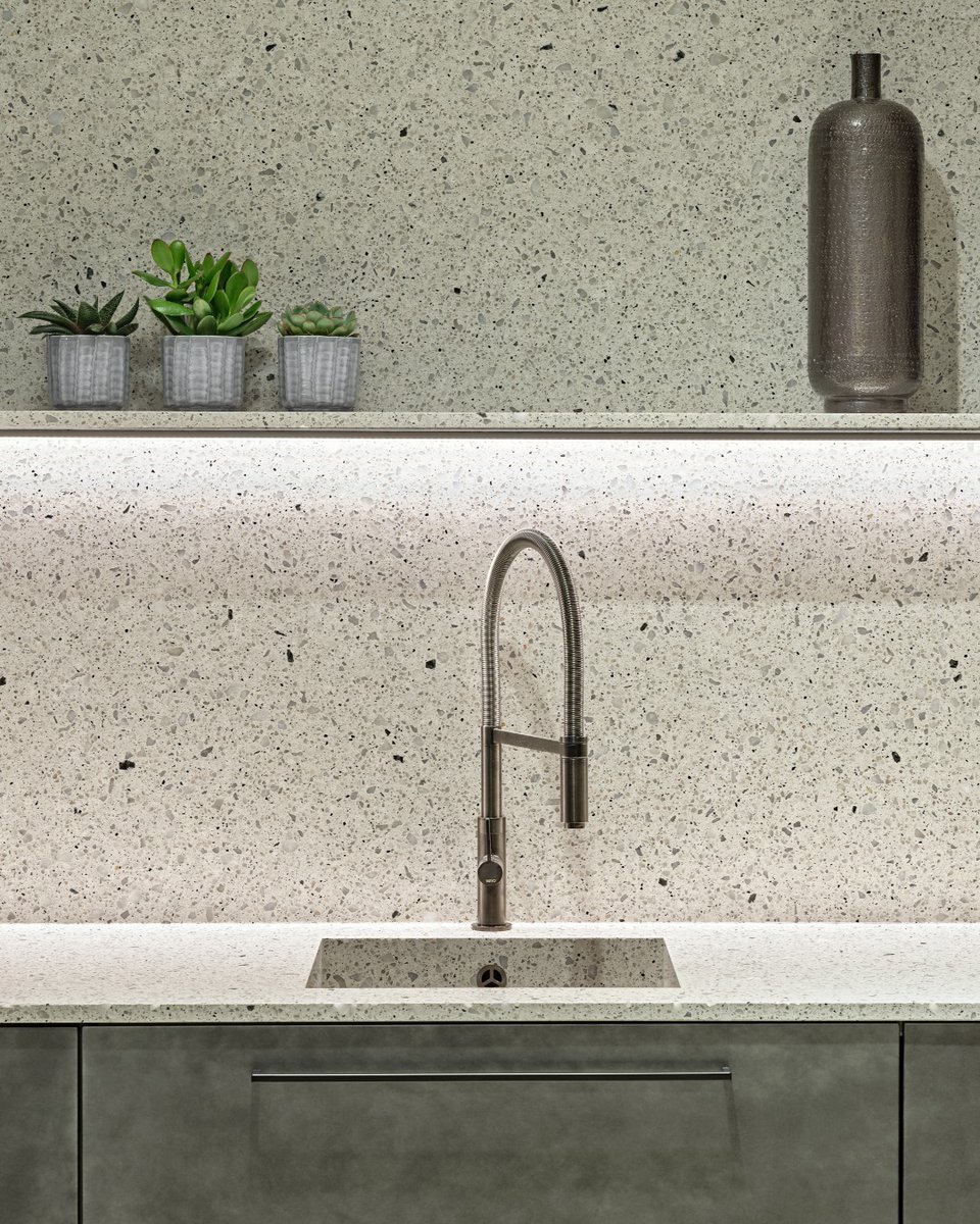 1810co's tweet photo. LOVE this display at @Halcyon_Int in London's Wigmore Street๐๐ฅ
Spirale Spring tap and seamless Axix sink looking great๐
#1810Company #Sinks #Taps #Kitchens #KitchenDesign #KitchenLiving #KitchenTrends #KitchenInspiration #LuxuryKitchens #NewKitchen #DreamKitchen #HomeDesign https://t.co/bUsWwP6n1x