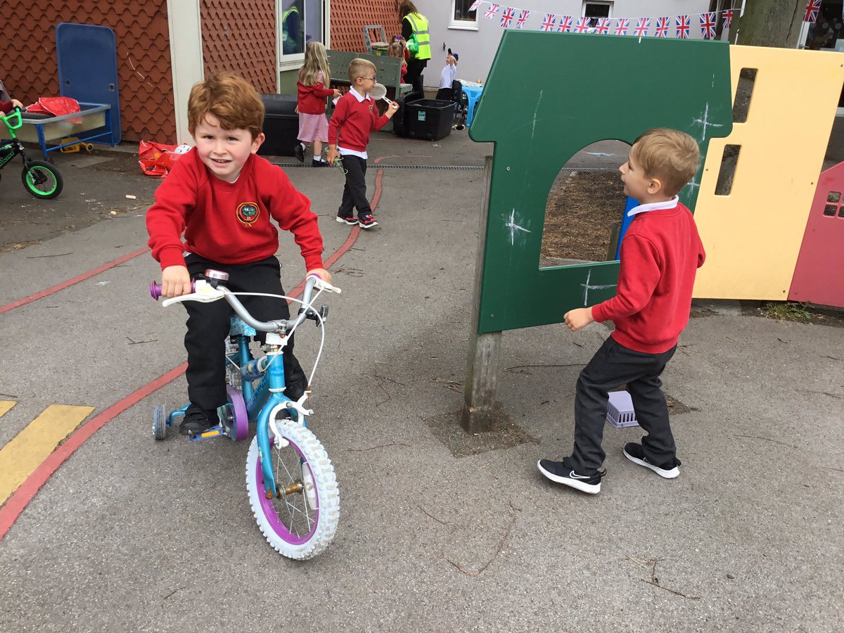 NurseryOPS's tweet photo. How much learning and playing can we pack into a morning! This much! 😀🥳🤩🇬🇧 #squigglewiggle #earlyyears #physicalplay https://t.co/aAlxNqooc0