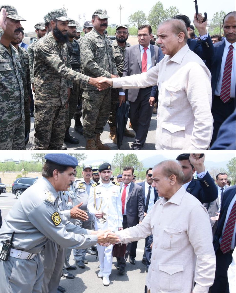 arsched's tweet photo. ملزم وزیر اعظم شہباز شریف کس چیز کی شاباش دے رہا ہے؟ https://t.co/epluMnVRUF